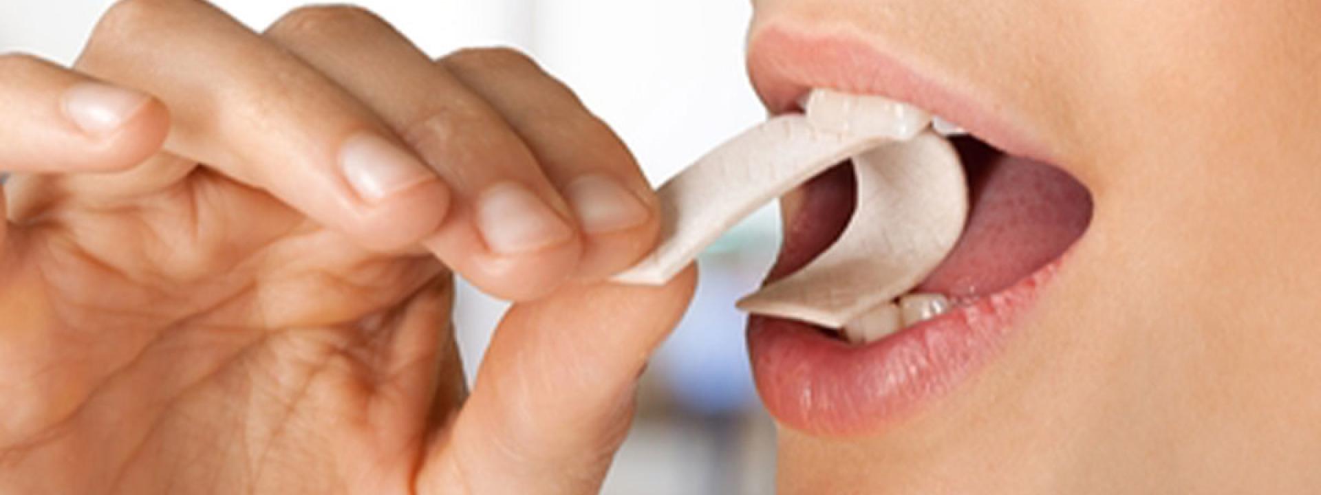 Girl eat Chewing Gum